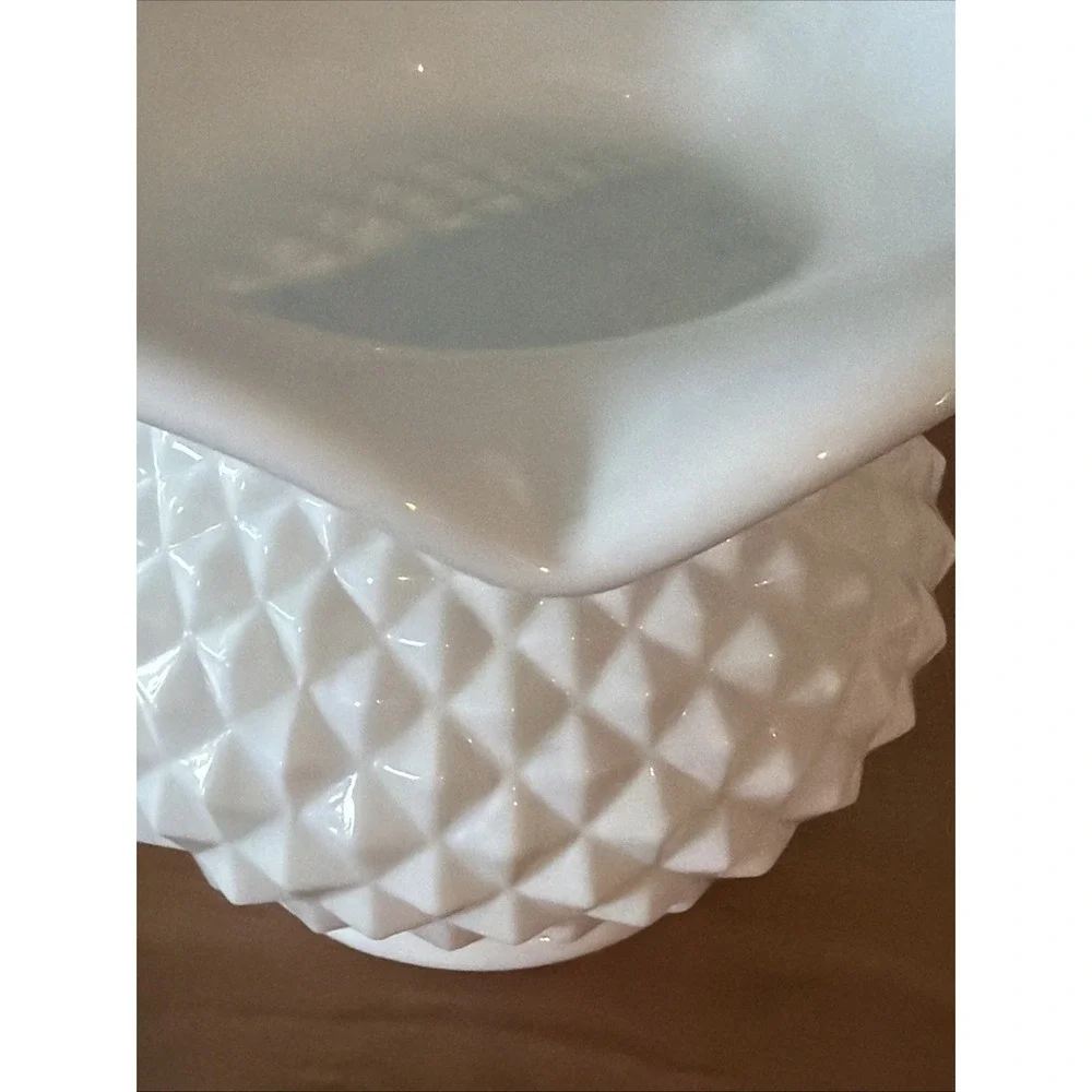 Vintage Westmoreland Diamond Point Milk Glass 10